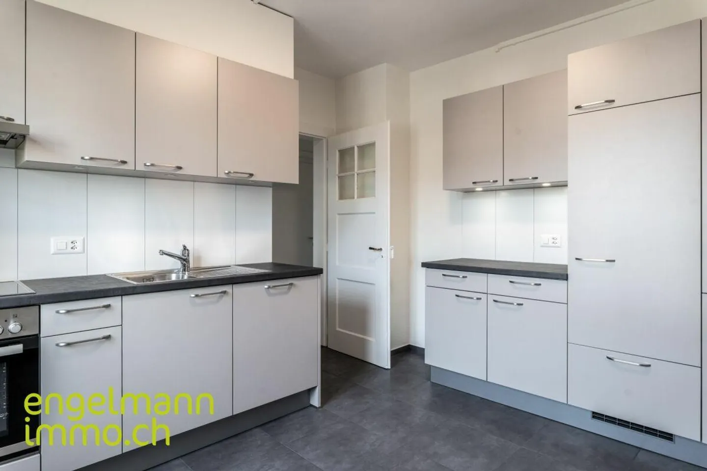 Renovated 3-Room Apartment - Photo 2 of 7