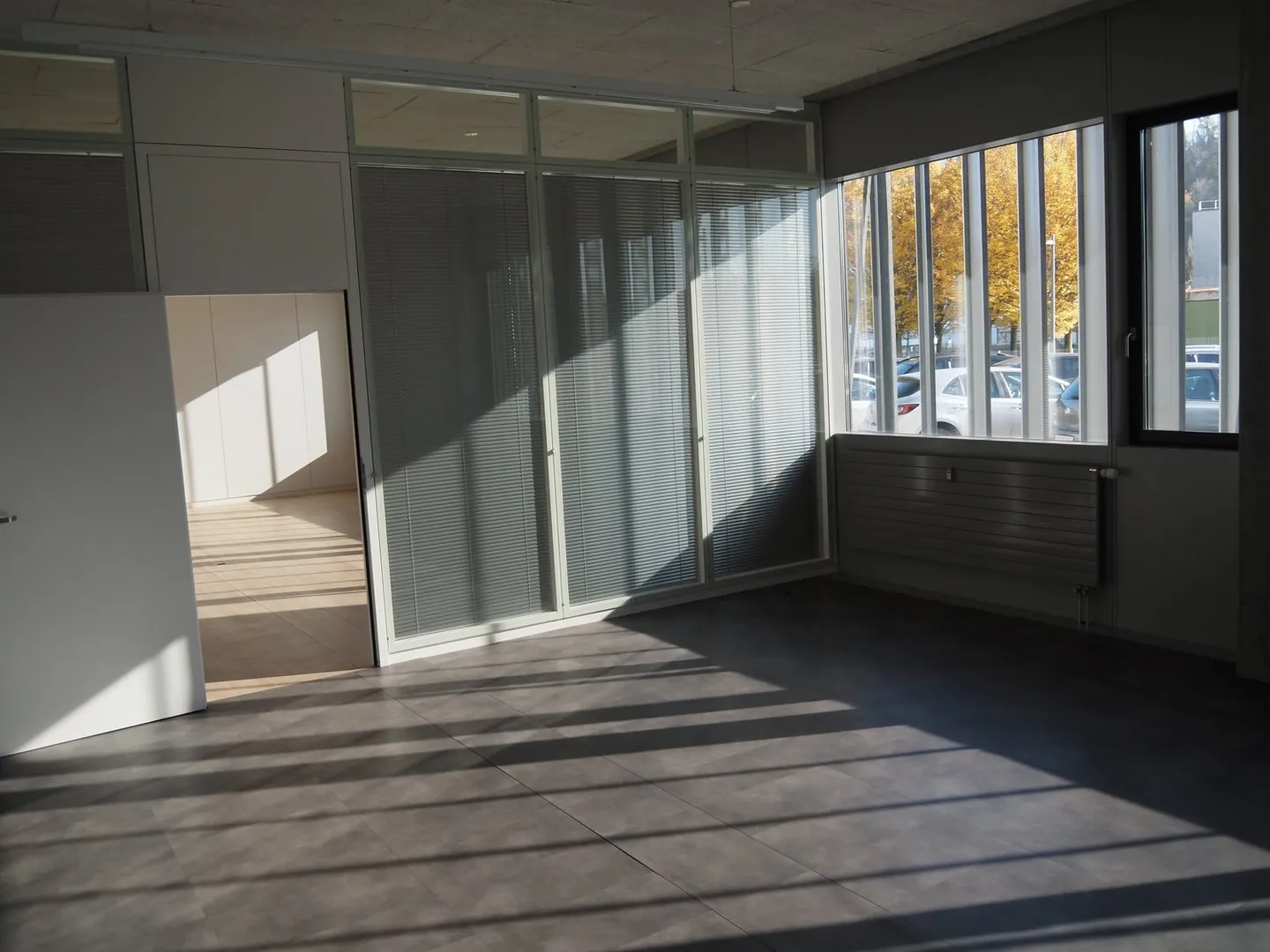 Administrative area of 104 m2 - Photo 3 of 3