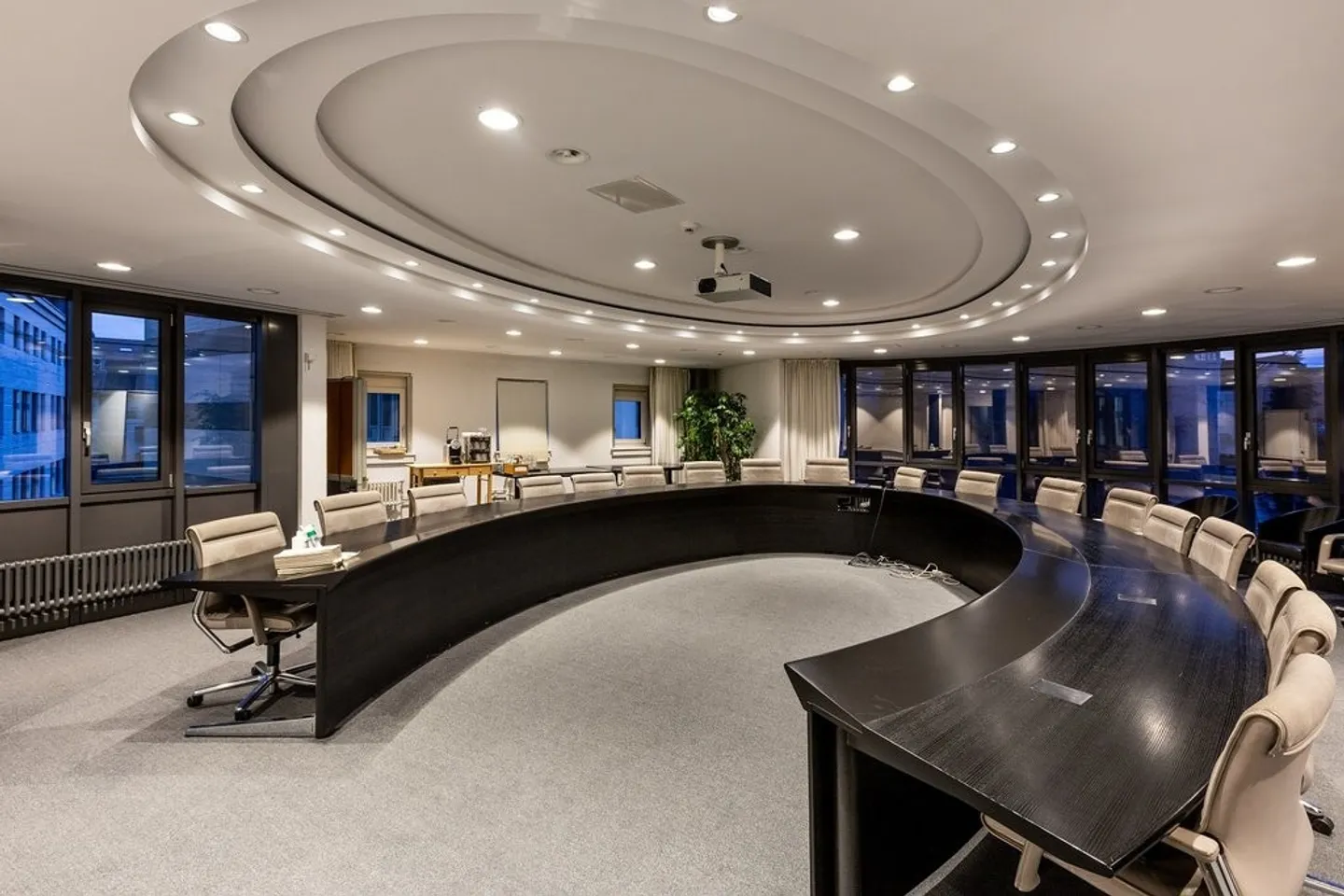 stündliche/tägliche Vermietung: Auditorium / VR Raum / Sitzungszimmer - Photo 4 of 11