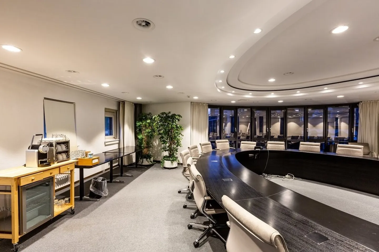 stündliche/tägliche Vermietung: Auditorium / VR Raum / Sitzungszimmer - Photo 5 of 11