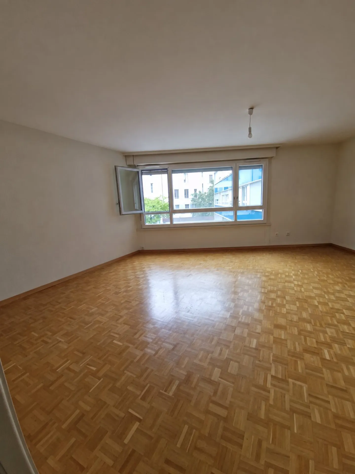 Charming 1.5 room apartment? In the heart of the Servette district - Photo 1 of 2