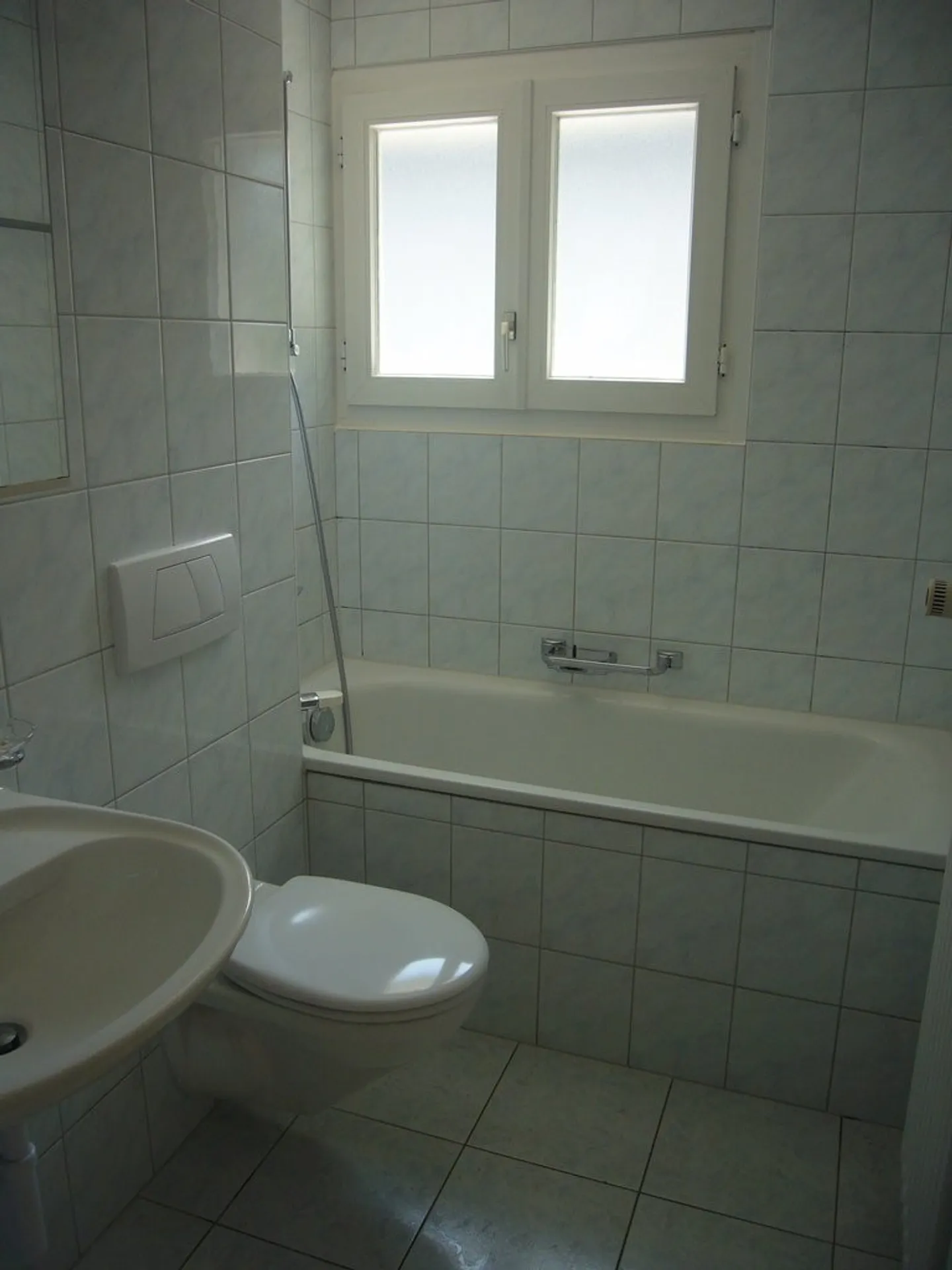 Living in popular Oberwil - Photo 7 of 8