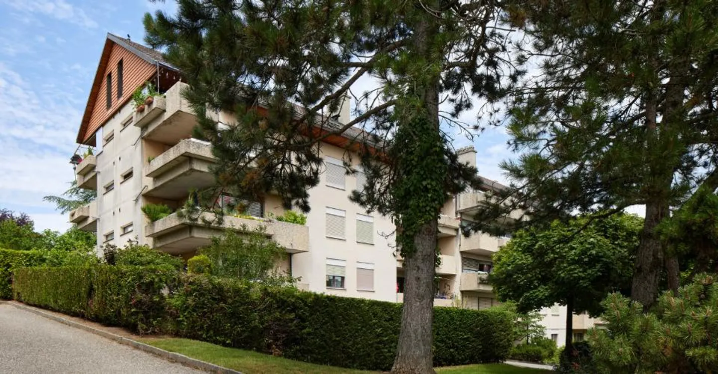 Charmant Appartement Attique - Photo 2 sur 5