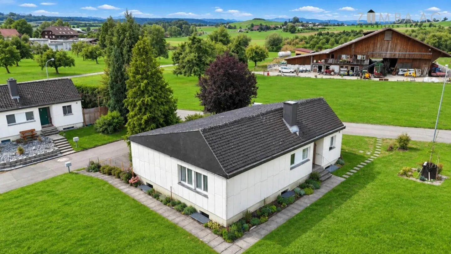 Nella tua casa, con giardino, garage e area salotto soleggiata - Foto 4 di 10