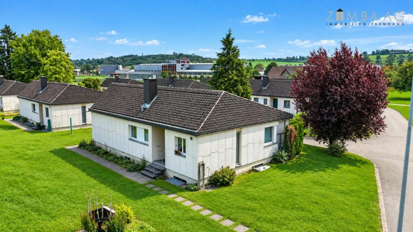 Nella tua casa, con giardino, garage e area salotto soleggiata - Foto 1 di 10