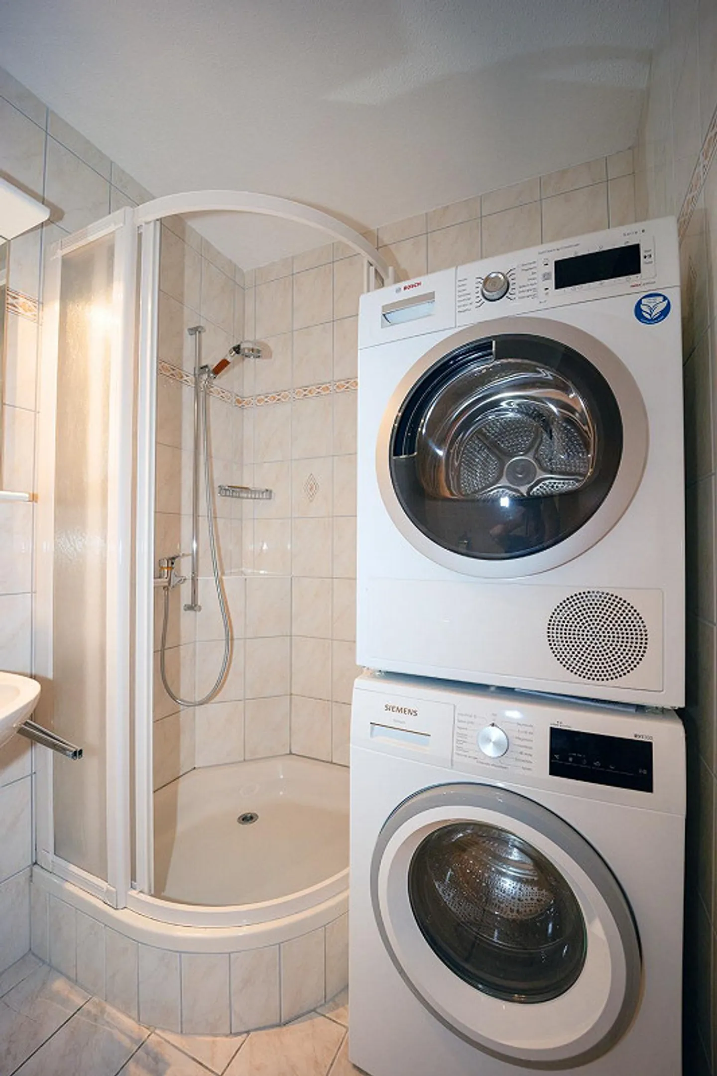 Attractive 4.5-room condominium in a preferred residential area - Photo 7 of 16