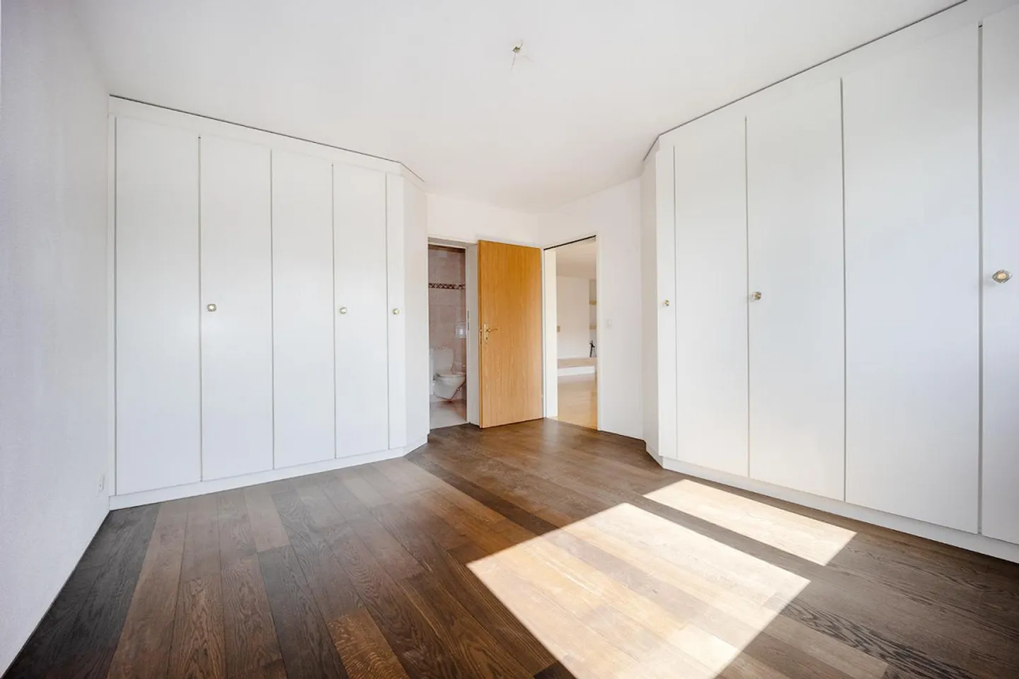 Attractive 4.5-room condominium in a preferred residential area - Photo 13 of 16