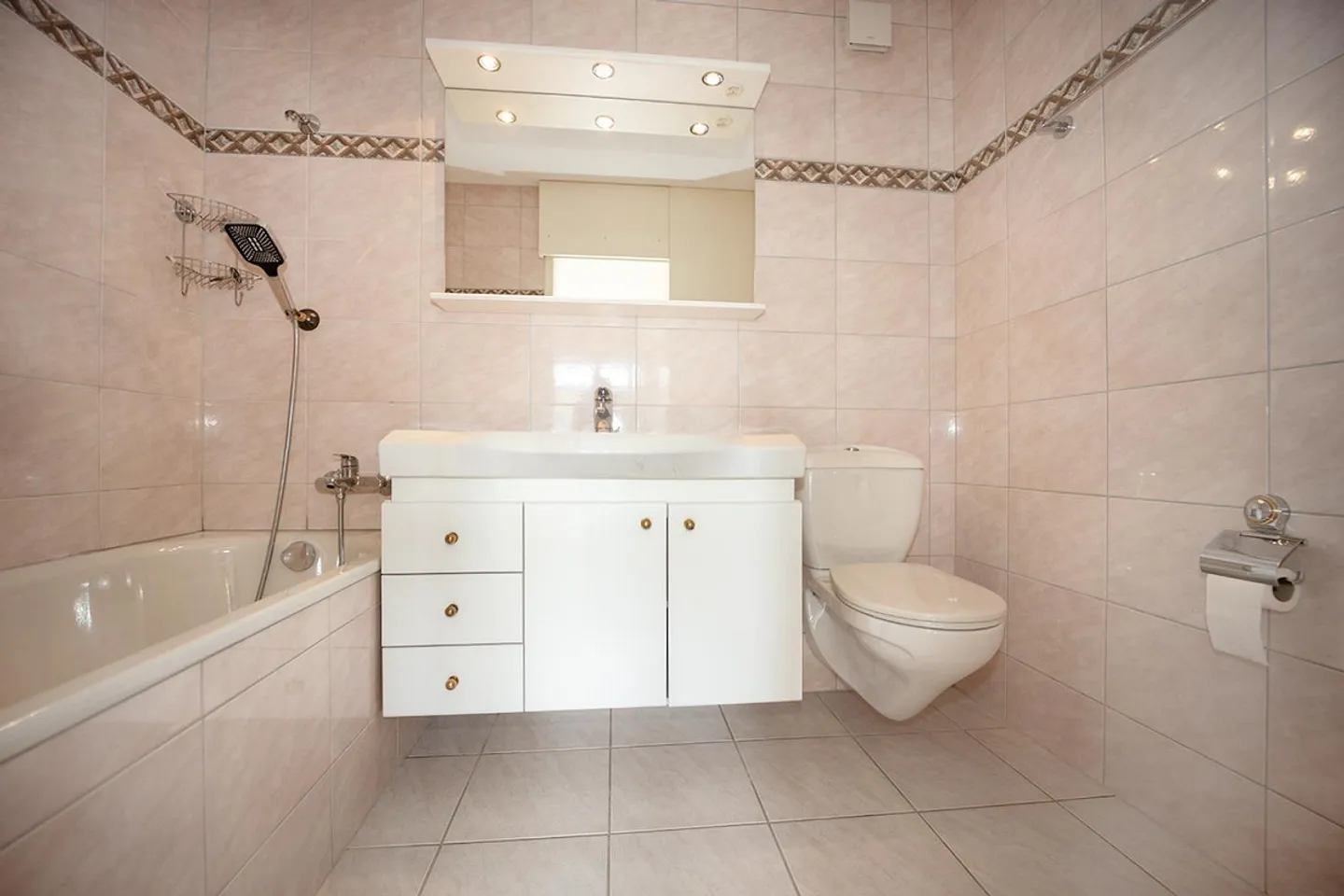 Attractive 4.5-room condominium in a preferred residential area - Photo 14 of 16