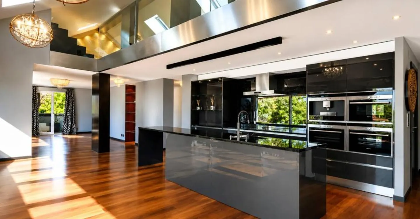 Attique Duplex avec Vue Lac - Photo 1 sur 12
