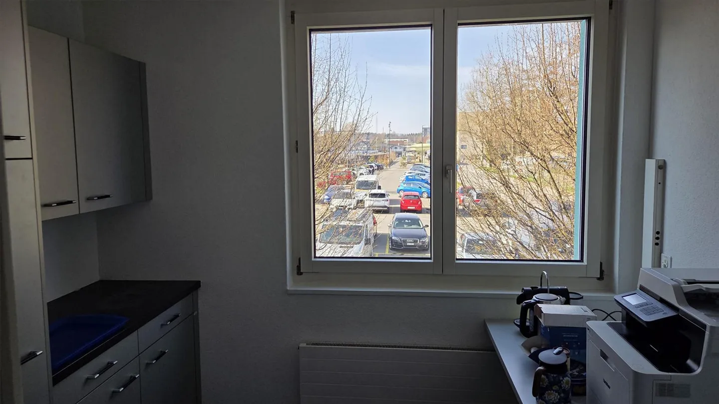Espace de bureau 81 m2 près de la gare de Sursee - Photo 4 sur 5