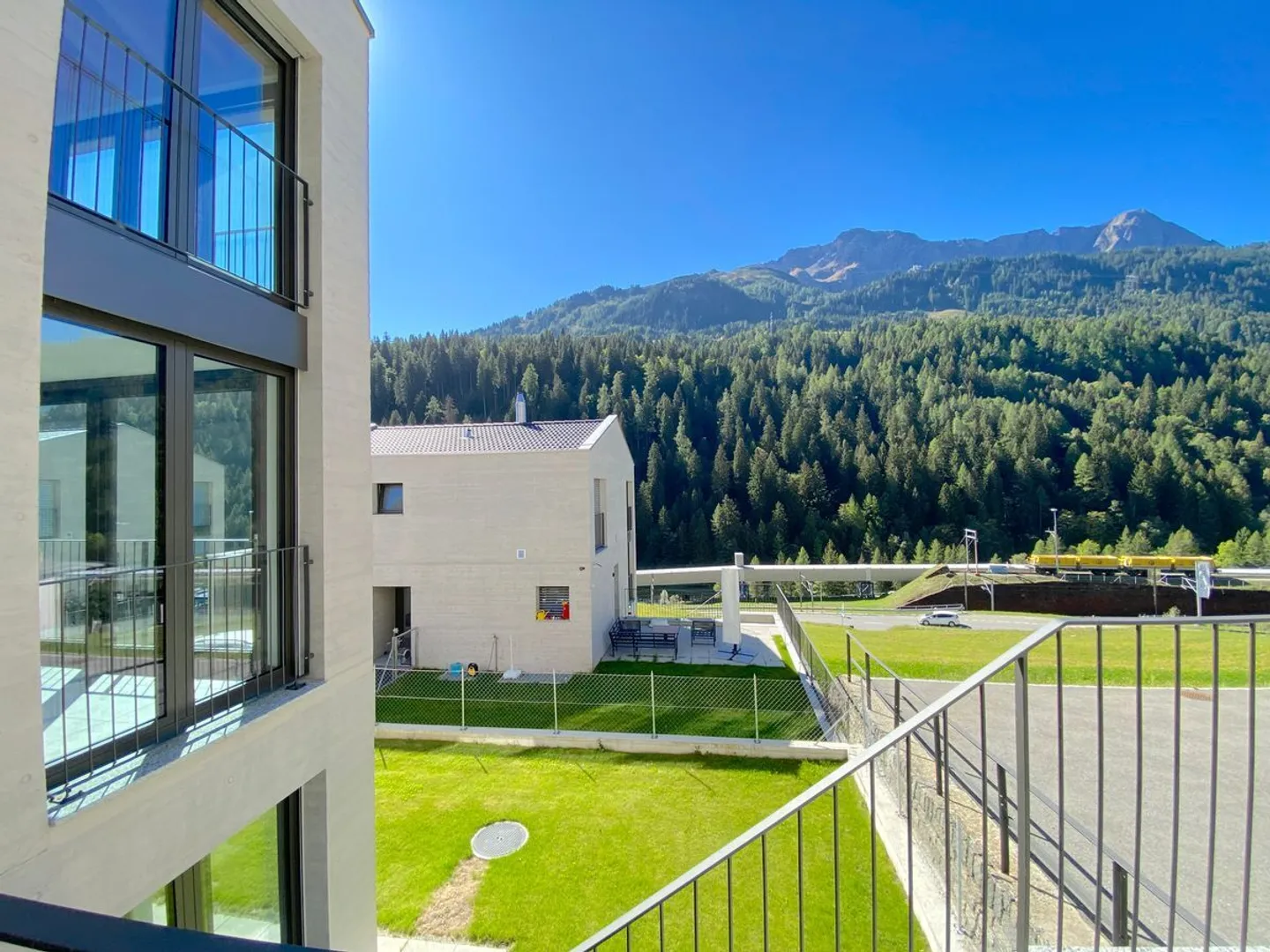 Villa unifamiliale de style contemporain avec jardin - Photo 6 sur 12