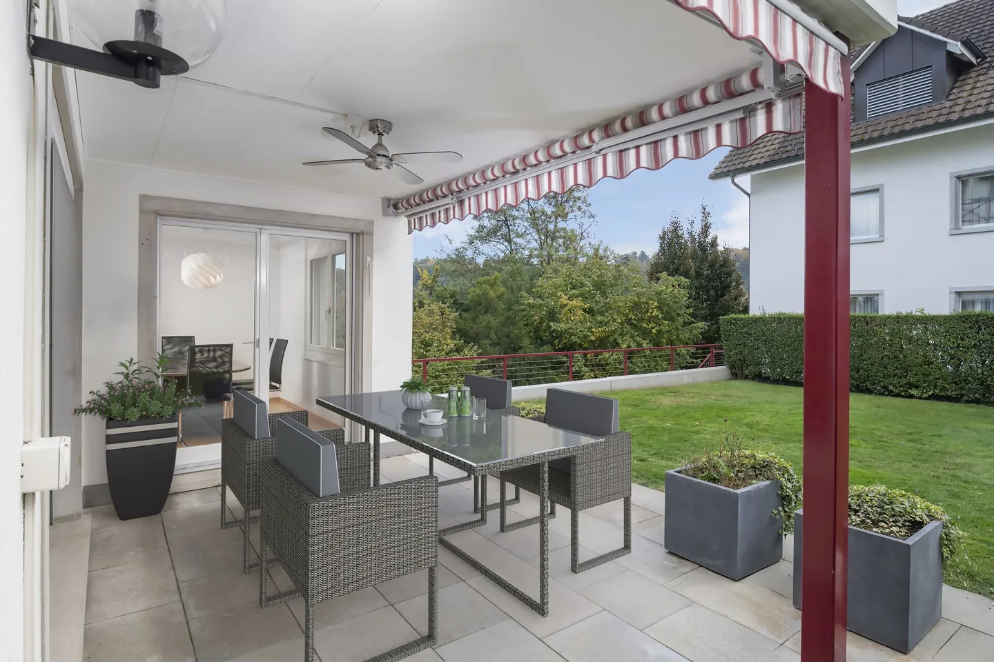 Living with certain advantages - Photo 2 of 12