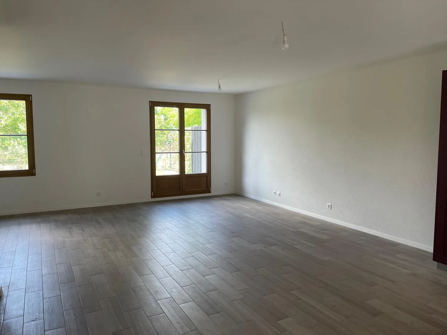 Magnifique villa mitoyenne de 5.5 pièces triplex avec terrasse et jardin privati - Photo 4 sur 11