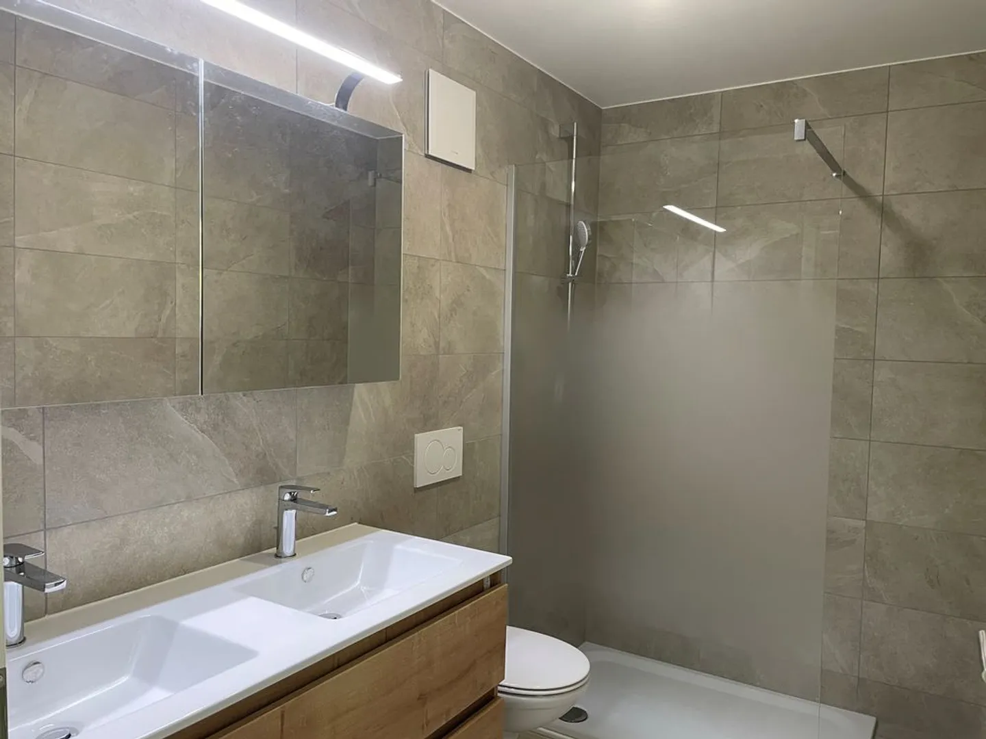 Magnifique villa mitoyenne de 5.5 pièces triplex avec terrasse et jardin privati - Photo 9 sur 11