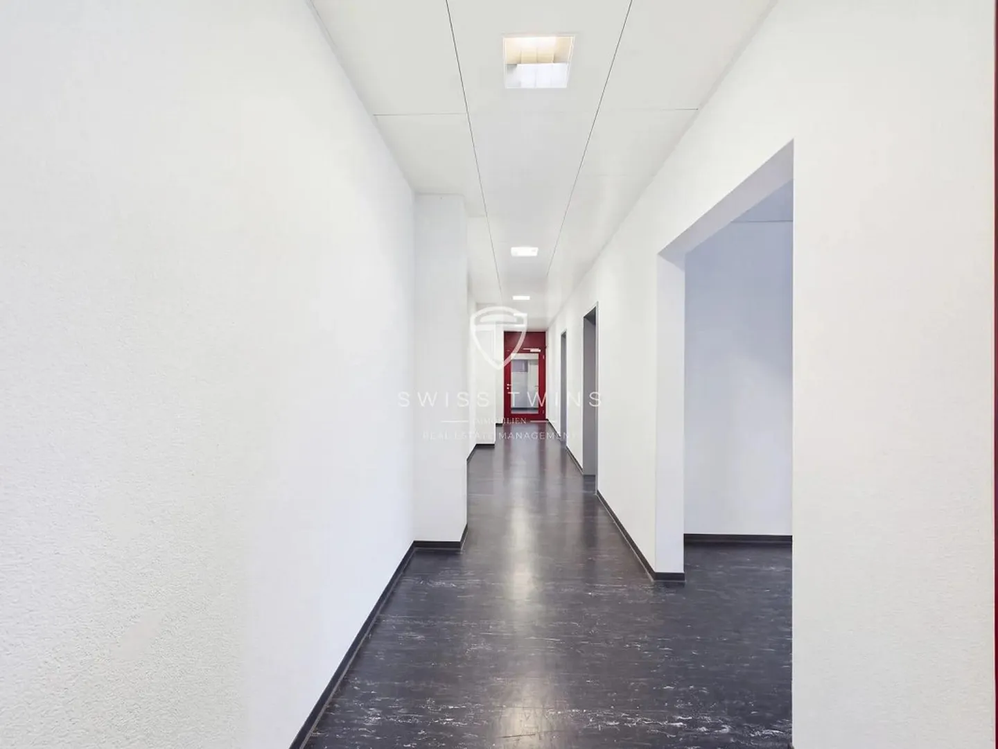 Your new company location - 240 m² commercial space in Oberweningen - Photo 3 of 9