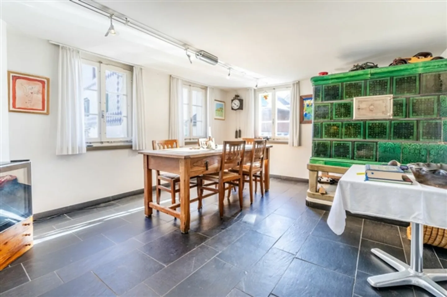 Detached 11-room timber-framed house with a separate apartment, indoor pool, and double garage - Photo 3 of 20