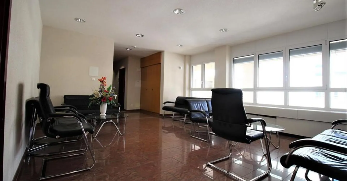 Espace Commercial à Leukerbad - Photo 2 sur 9