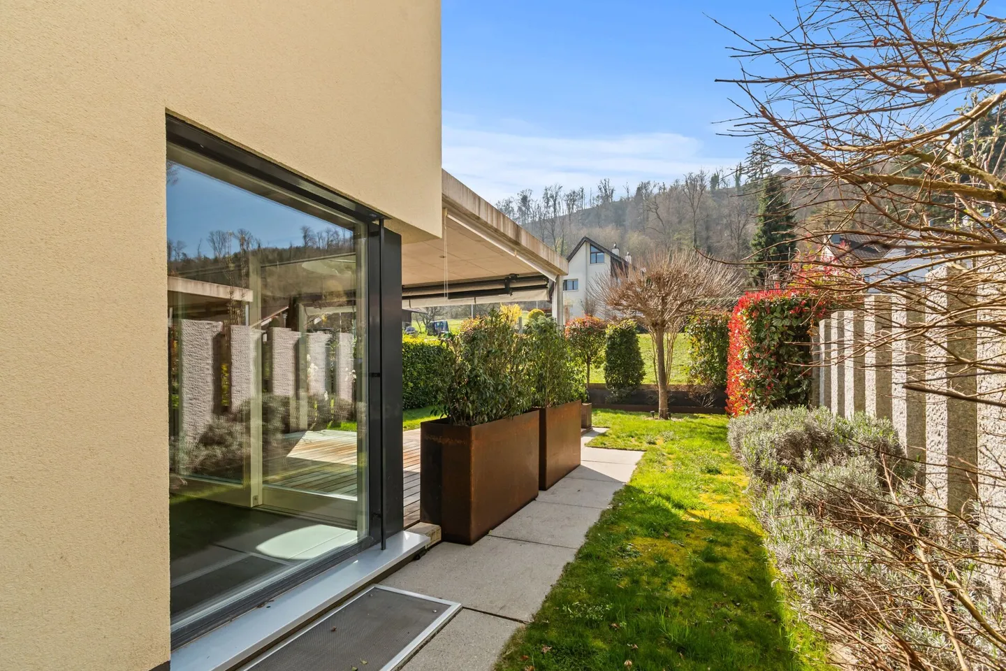 Semi-Detached Family House in a Family-Friendly & Quiet Location! - Photo 3 of 14