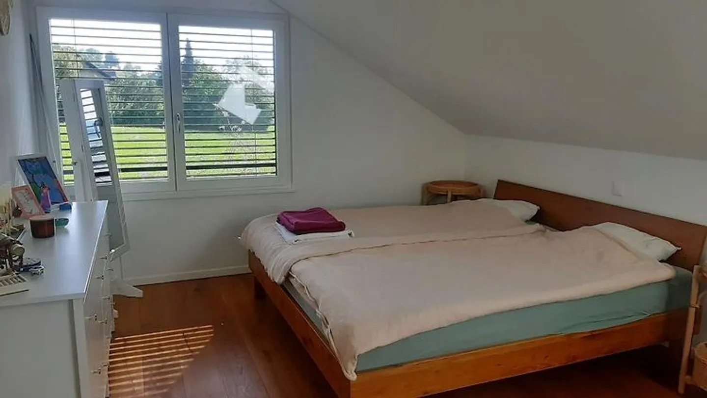 Modernes Haus mit großem Garten - Foto 7 von 12