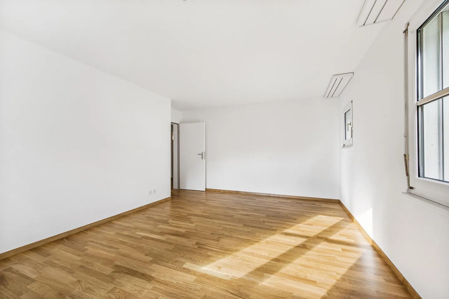 Appartement spacieux et lumineux - Photo 2 sur 8