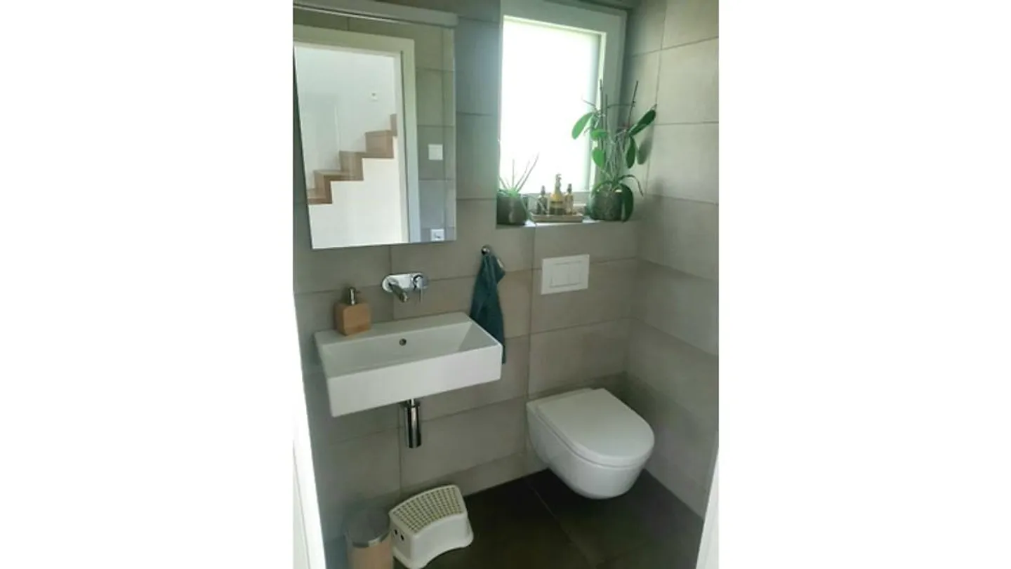 Modernes Haus mit großem Garten - Foto 11 von 12