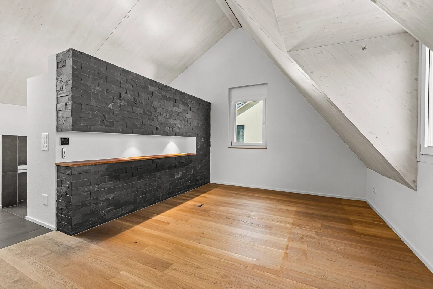 Semi-Detached Family House in a Family-Friendly & Quiet Location! - Photo 11 of 14