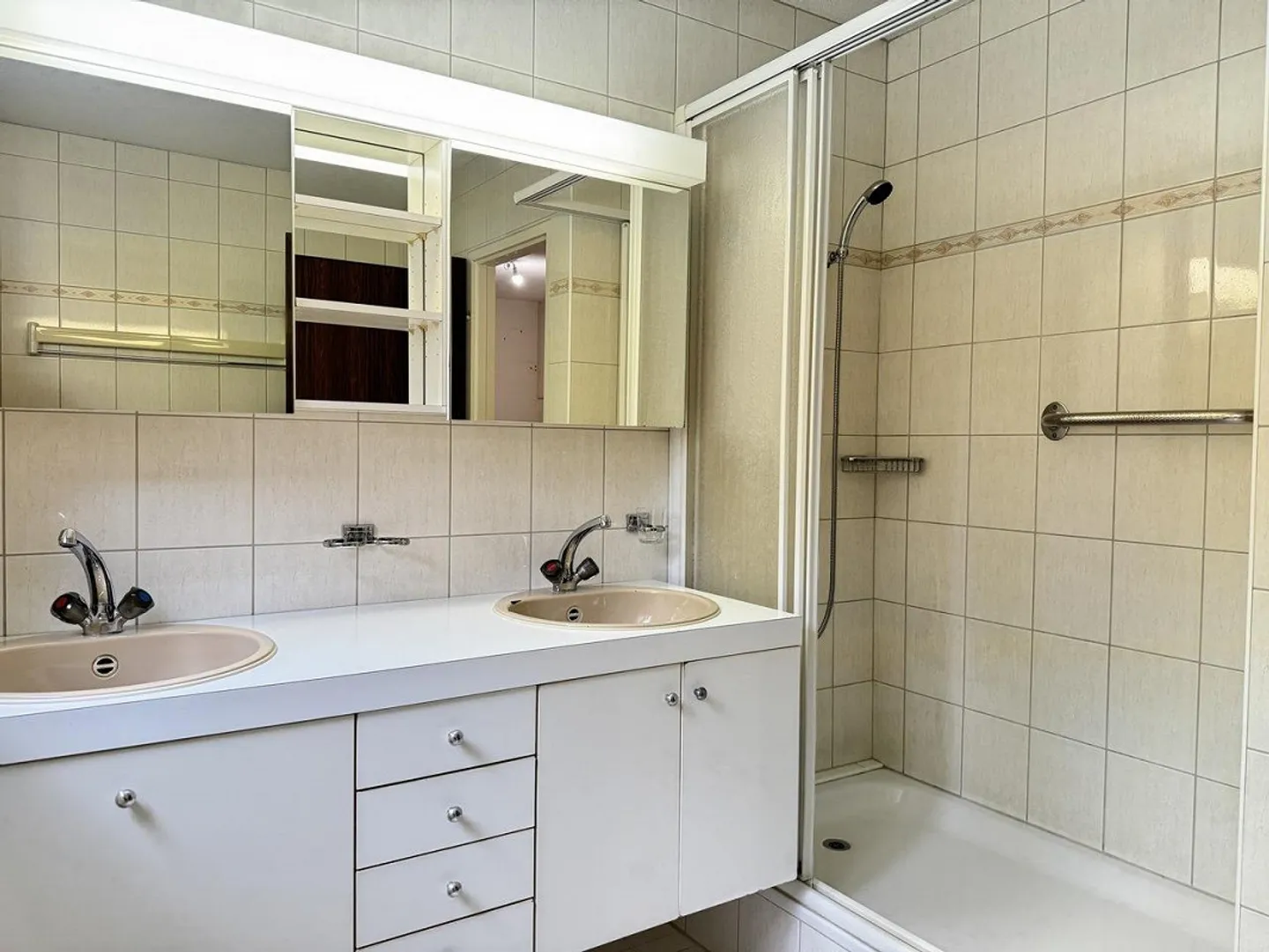 Grande appartement de 5.5 pièces au cœur de la nature - Photo 13 sur 23