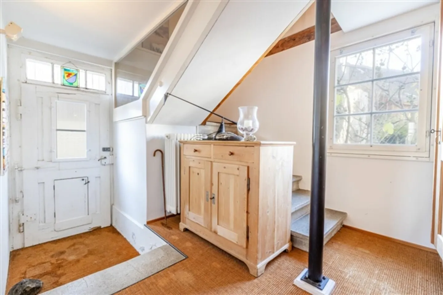 Detached 11-room timber-framed house with a separate apartment, indoor pool, and double garage - Photo 9 of 20