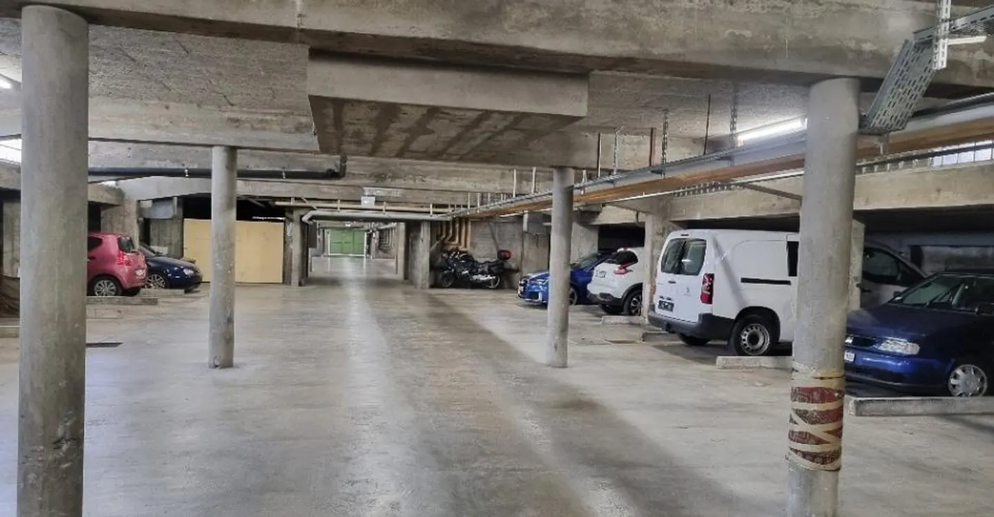 Schöne 3-Zimmer-Wohnung in einem Gebäude mit Aufzug - Foto 3 von 3