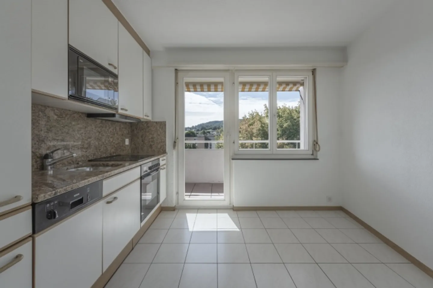 Appartamento in vendita - Foto 2 di 10