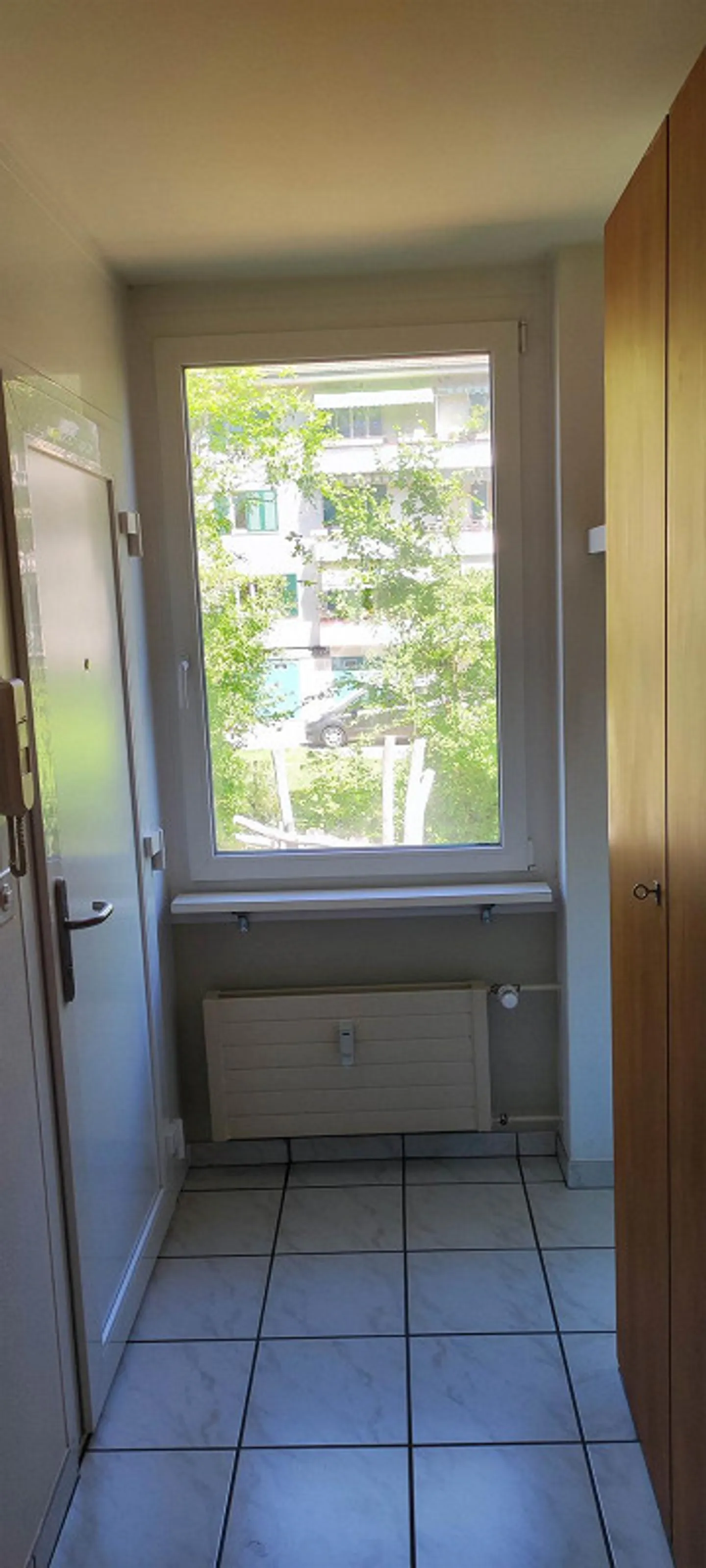 Beautiful bright apartment on a quiet side street - Photo 2 of 9
