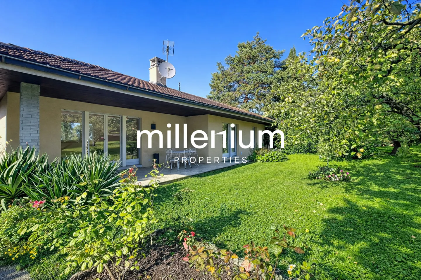 Charming Detached Villa in Geneva - Photo 3 of 10