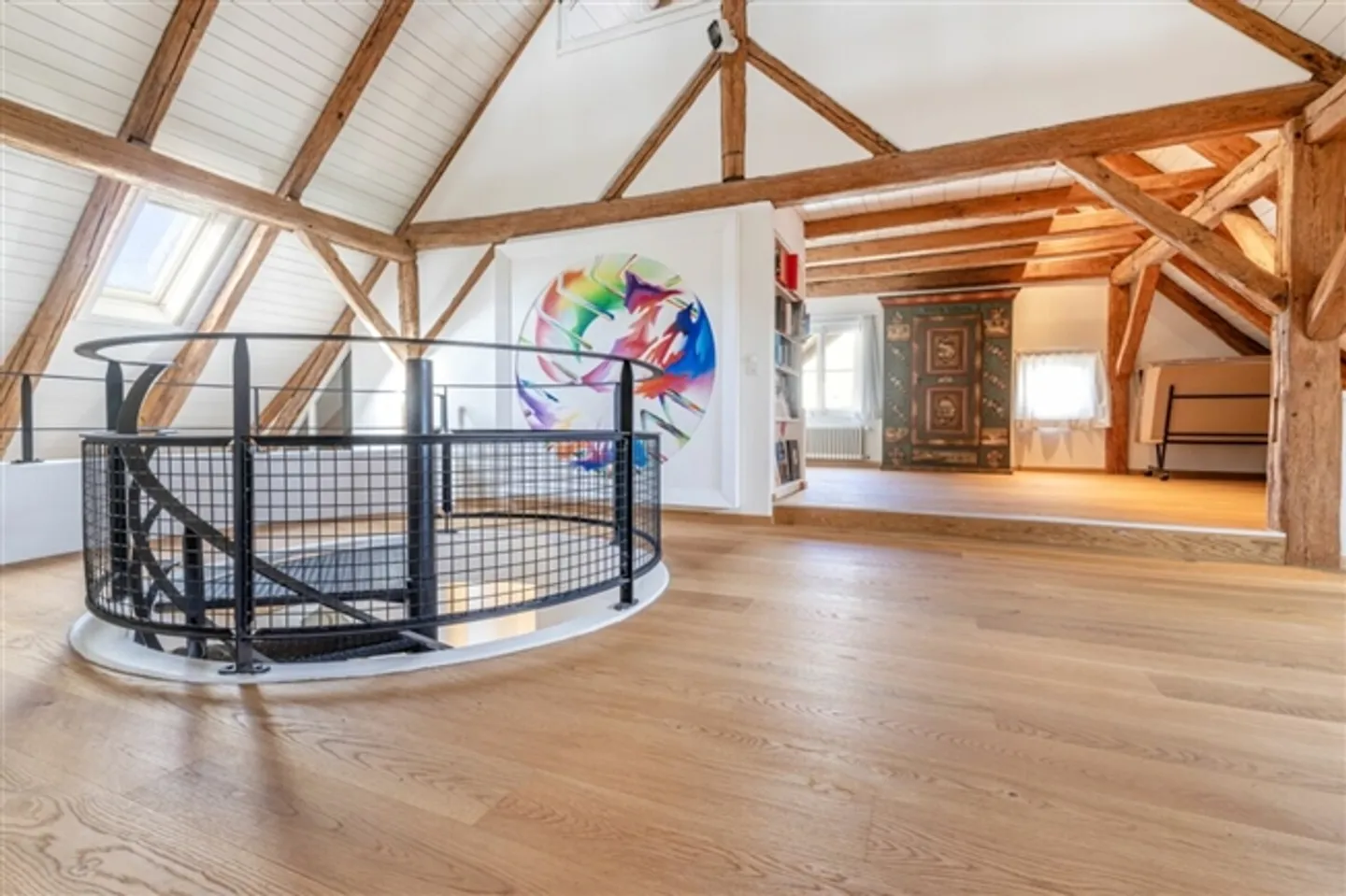 Detached 11-room timber-framed house with a separate apartment, indoor pool, and double garage - Photo 11 of 20