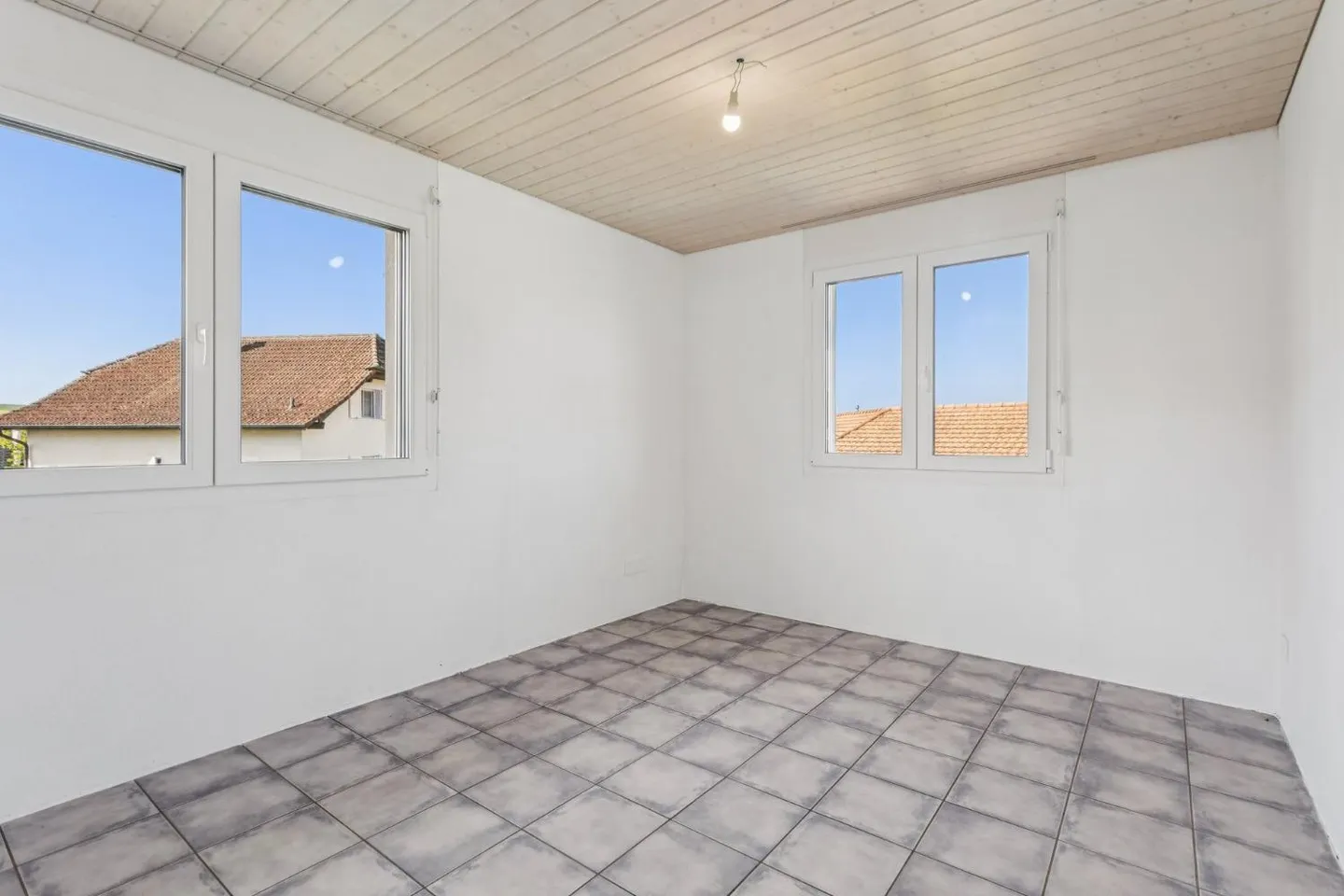 Spaziosa casa indipendente di 5.5 stanze a Chevroux - Foto 9 di 12