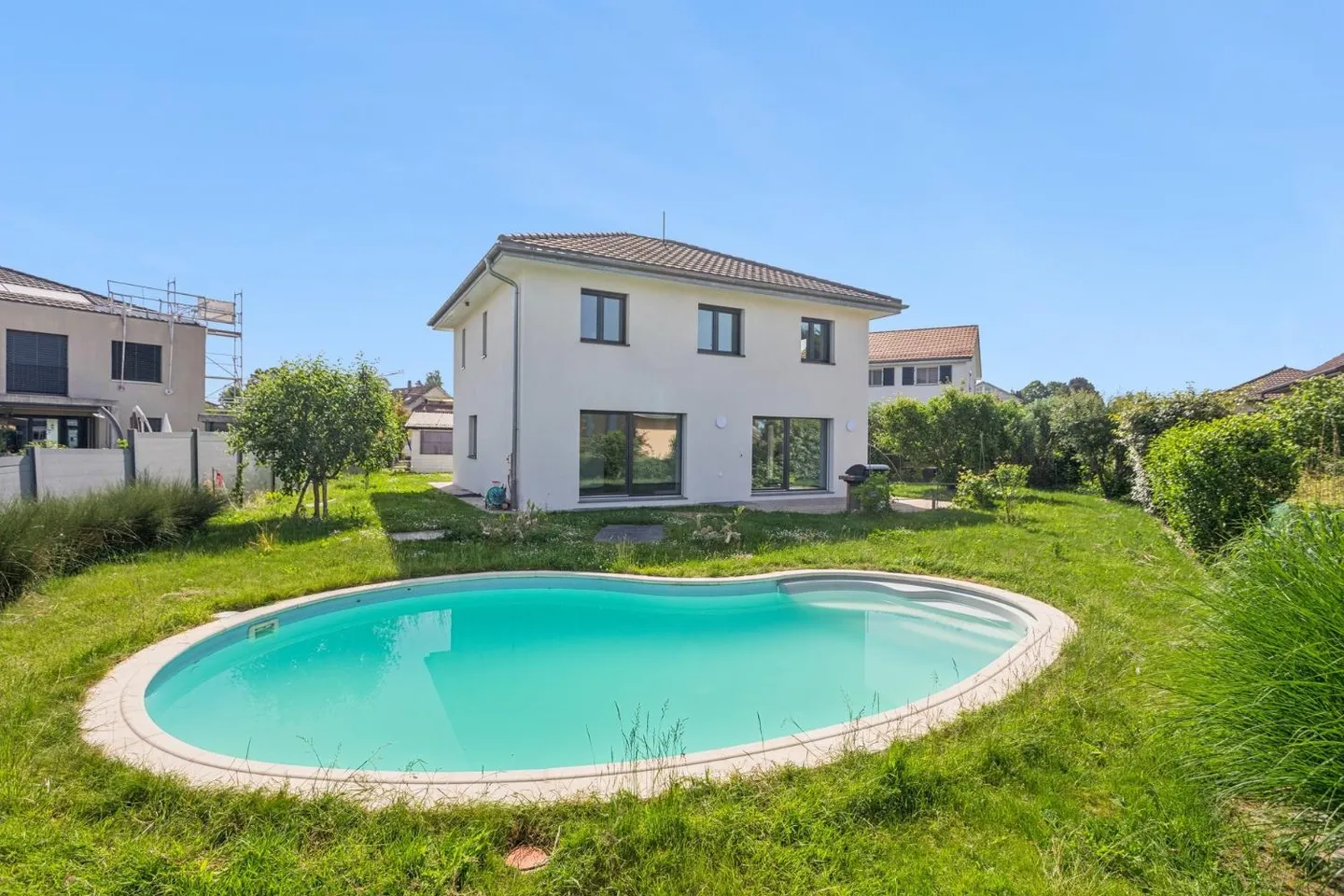 Spaziosa casa indipendente di 5.5 stanze a Chevroux - Foto 1 di 12
