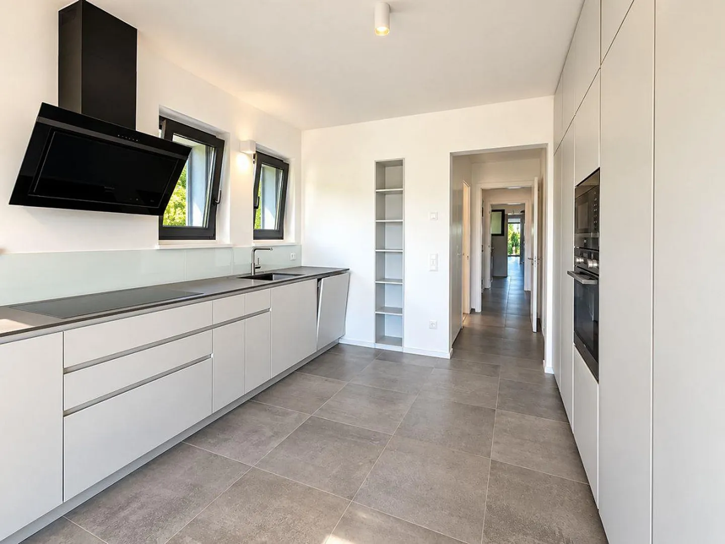 Porza - Elegante 3,5-Zimmer-Wohnung mit Seeblick, Terrasse und... - Foto 4 von 12