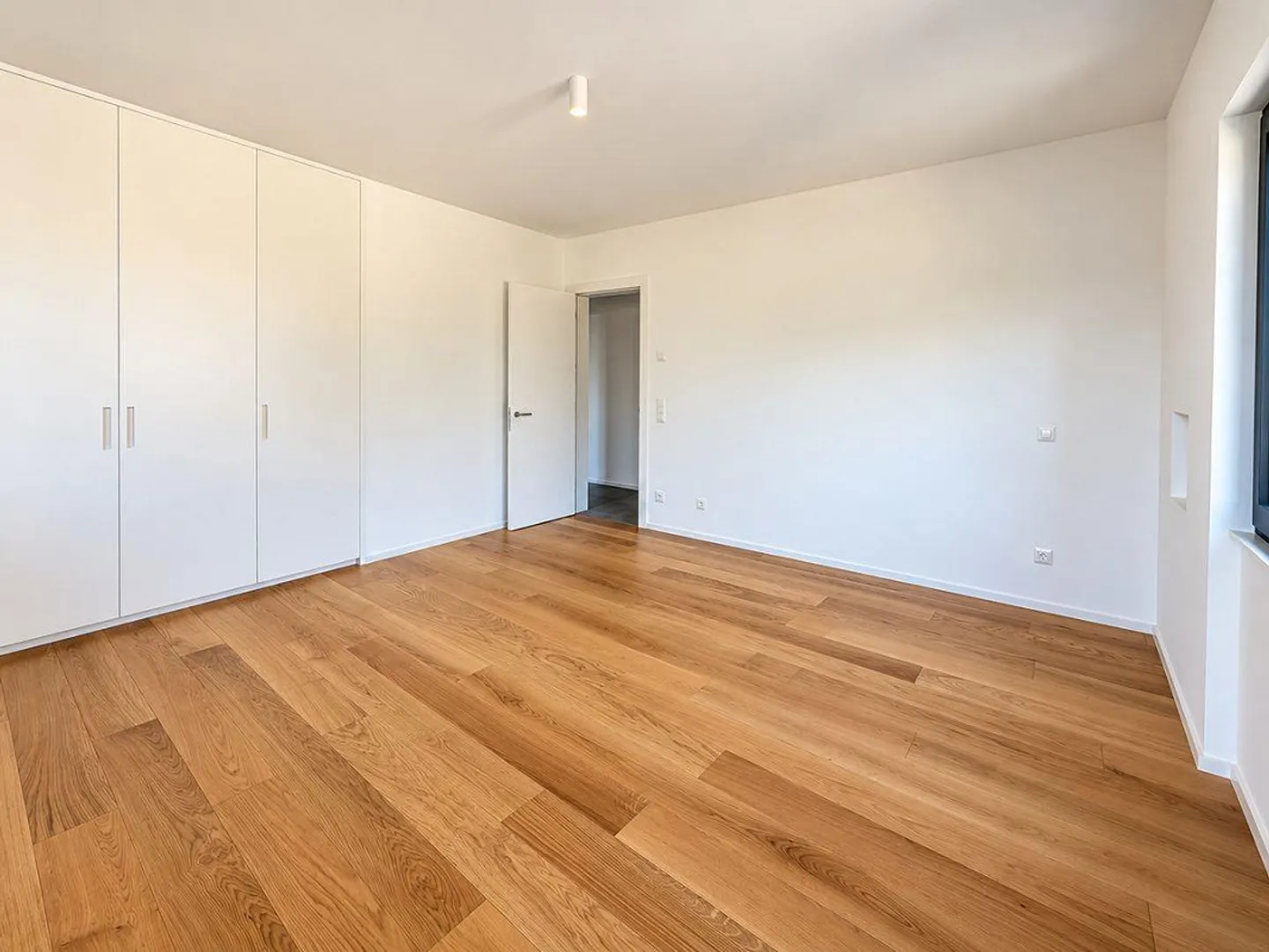 Porza - Elegante 3,5-Zimmer-Wohnung mit Seeblick, Terrasse und... - Foto 8 von 12