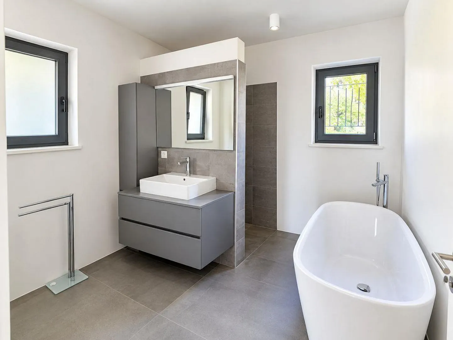 Porza - Elegante 3,5-Zimmer-Wohnung mit Seeblick, Terrasse und... - Foto 9 von 12