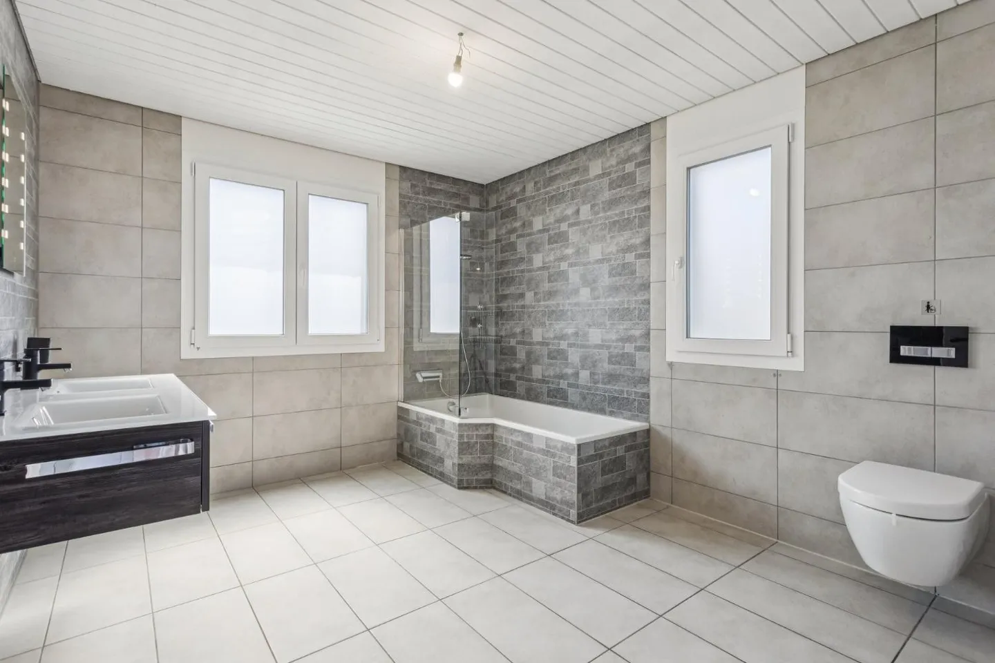 Spaziosa casa indipendente di 5.5 stanze a Chevroux - Foto 10 di 12
