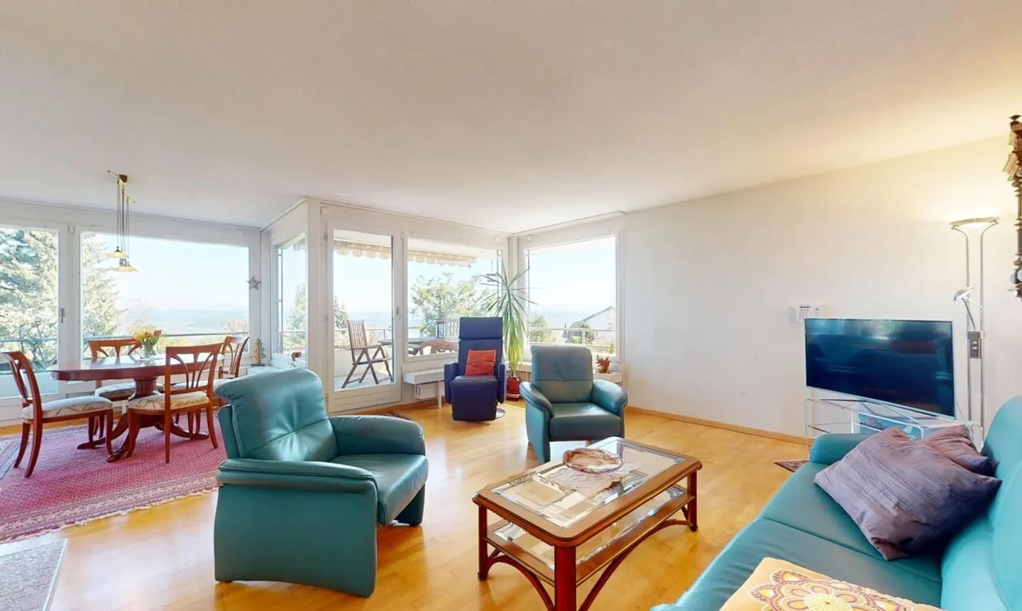 Beautiful terrace apartment with magnificent view in Evilard - Photo 1 of 13