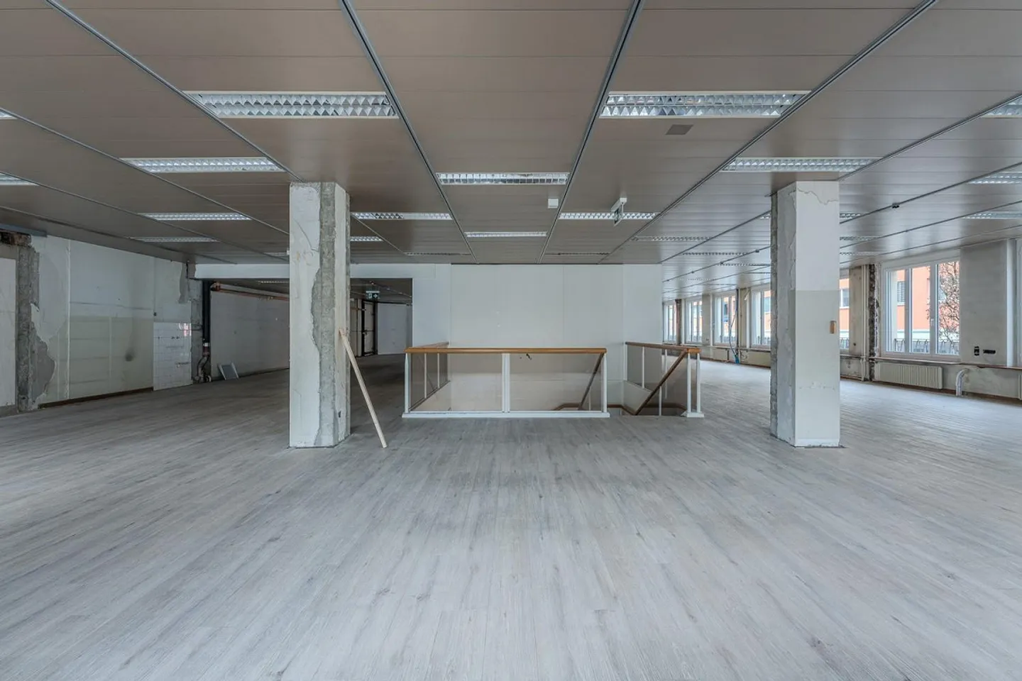 Il tuo nuovo spazio commerciale nel mezzo della strada del mercato - Foto 8 di 13