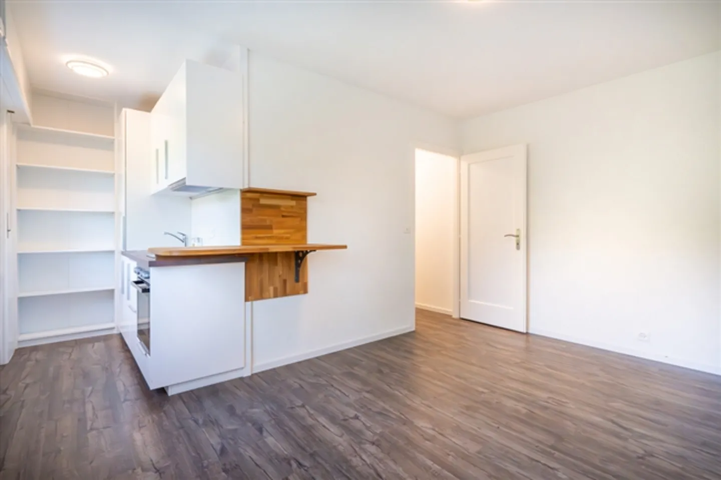 Apartment for rent - Photo 3 of 7