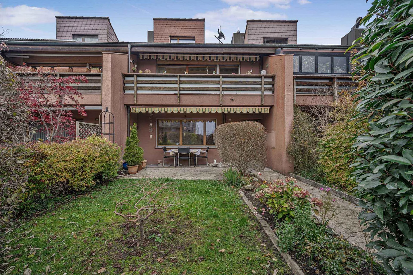 SMARTES REIHENHAUS AM RHEIN - Foto 1 von 8