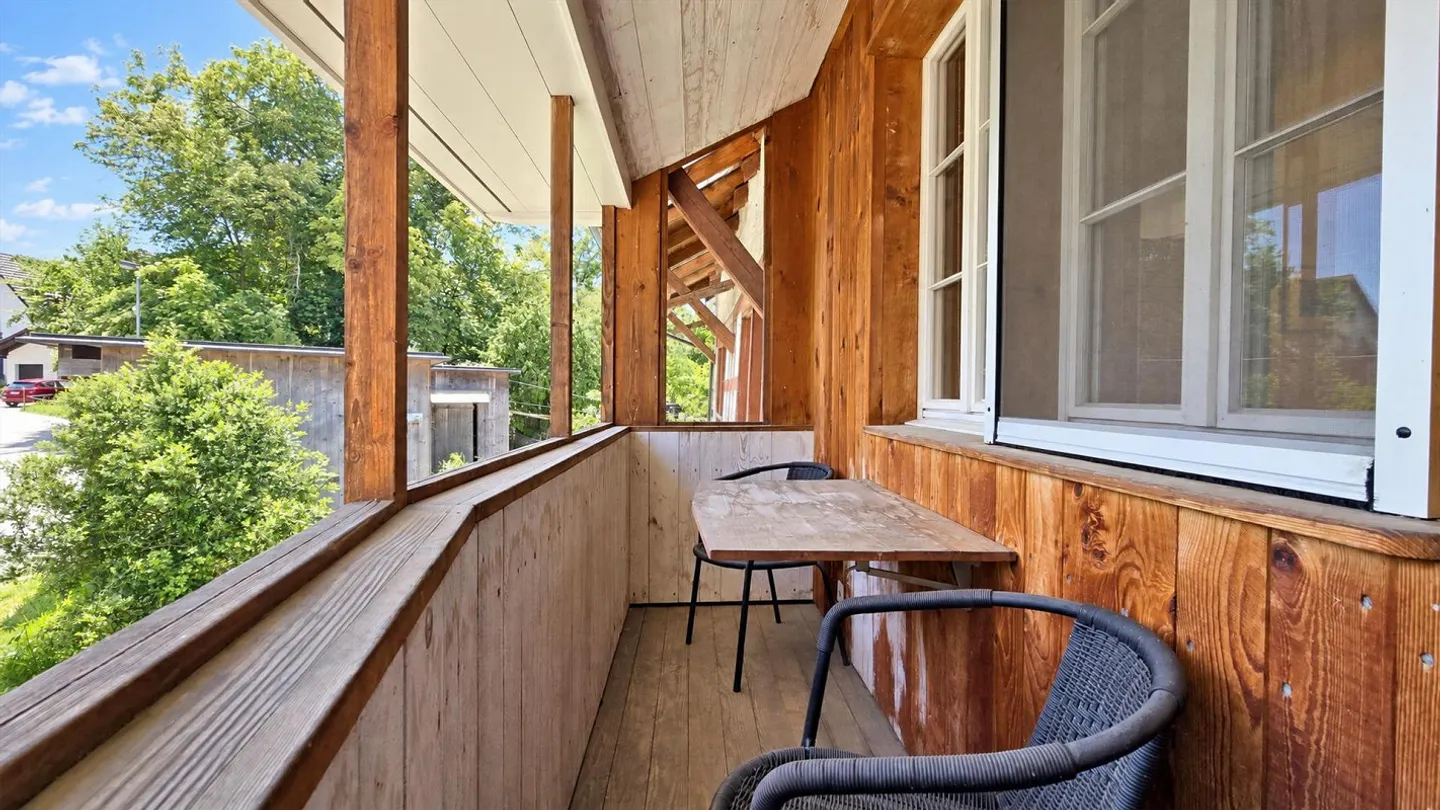 Newly built Flarz house section with studio/loft area - Photo 3 of 14