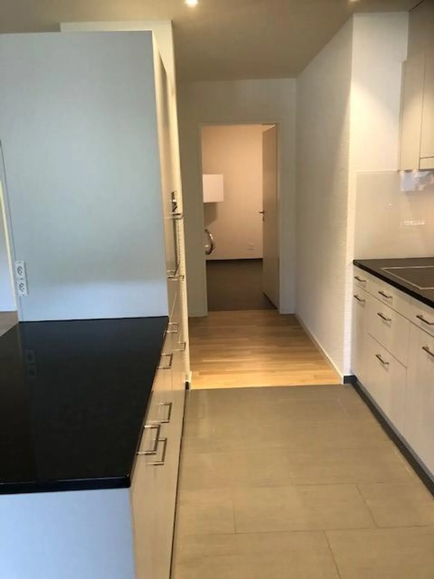 schöne 2.5 Zimmer-Wohnung, an zentraler Lage - Photo 3 sur 11