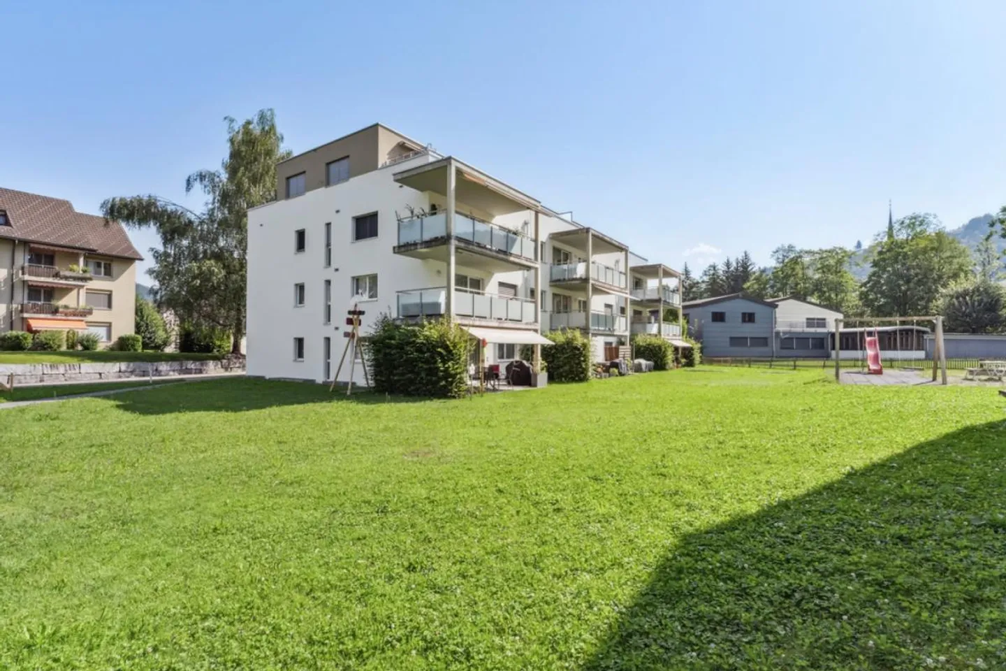 Appartement en attique avec terrasse ensoleillée - Photo 2 sur 10