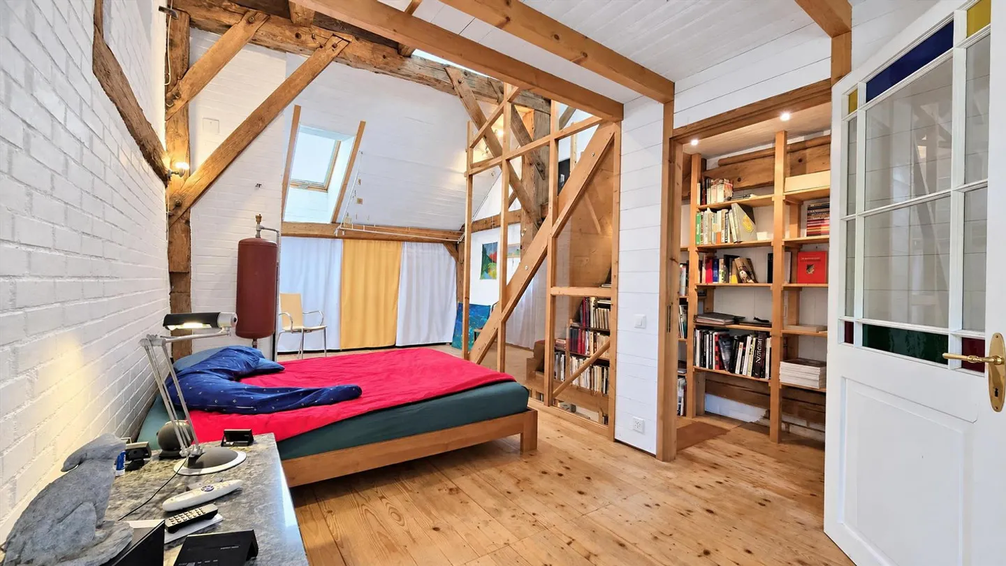 Newly built Flarz house section with studio/loft area - Photo 10 of 14