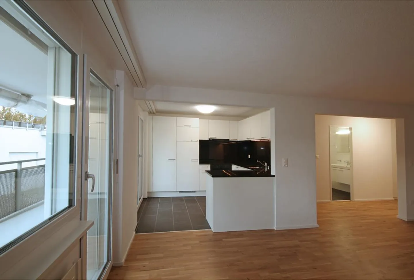 Modernes 2.5 Zimmer Attique - Foto 3 von 11