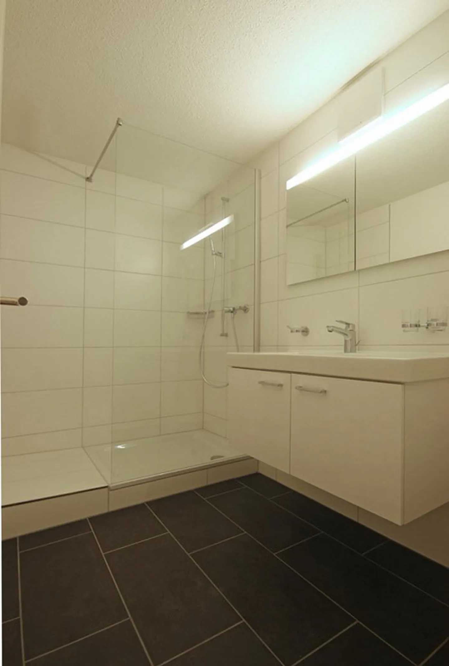 Modernes 2.5 Zimmer Attique - Foto 7 von 11