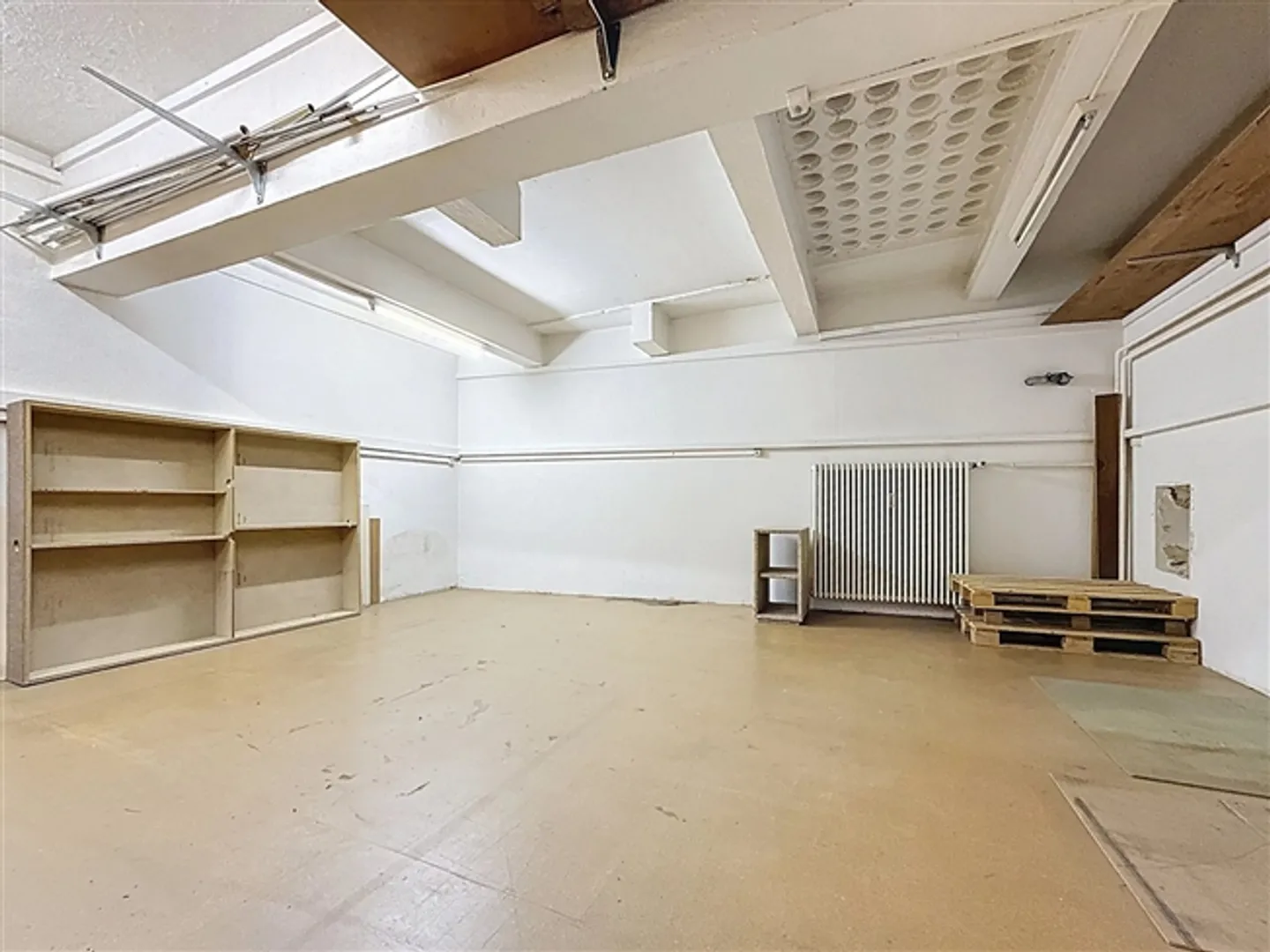 For Rent - Modular Office Spaces of More than 315 m² in Sierre - Photo 12 of 18